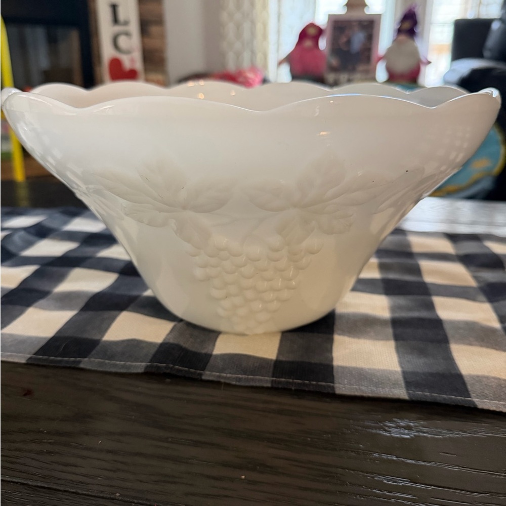 Vintage Anchor Hocking punch bowl set 1960’s